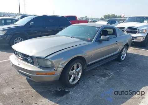 2008 Ford Mustang V6 Deluxe/V6 Premium из США, поврежденный, VIN 1ZVHT80N385111254